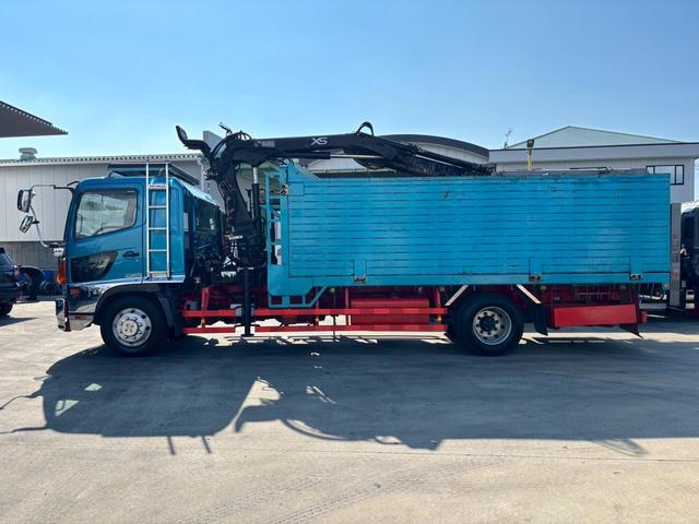 ヒノレンジャー 　深ボディーヒアブ付　アルミ付　ベッド付　ルーフラック　グラップル付　トップシート　サイドラダー　増トン車　メッキパーツ（4枚目）