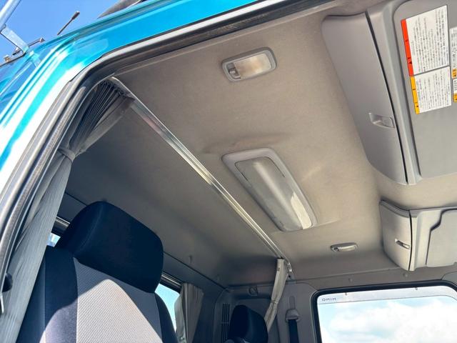 ヒノレンジャー 　深ボディーヒアブ付　アルミ付　ベッド付　ルーフラック　グラップル付　トップシート　サイドラダー　増トン車　メッキパーツ（12枚目）