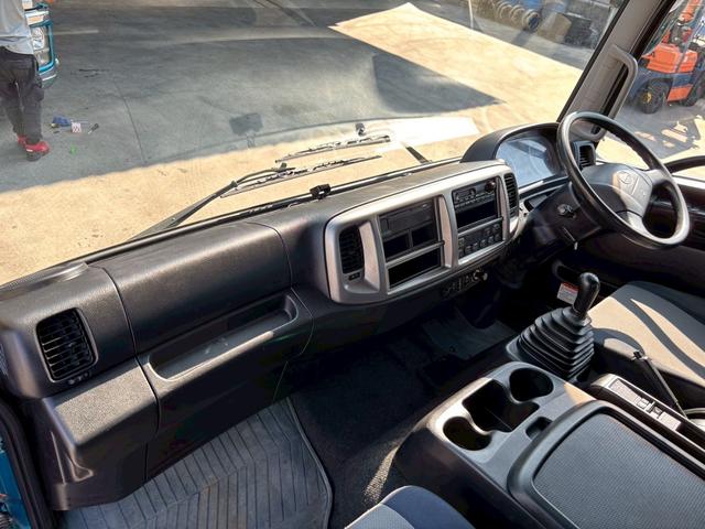 ヒノレンジャー 　深ボディーヒアブ付　アルミ付　ベッド付　ルーフラック　グラップル付　トップシート　サイドラダー　増トン車　メッキパーツ（13枚目）