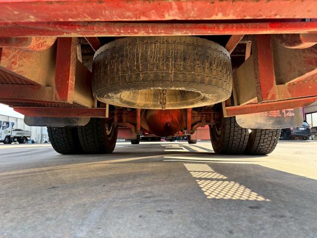 ヒノレンジャー 　深ボディーヒアブ付　アルミ付　ベッド付　ルーフラック　グラップル付　トップシート　サイドラダー　増トン車　メッキパーツ（24枚目）