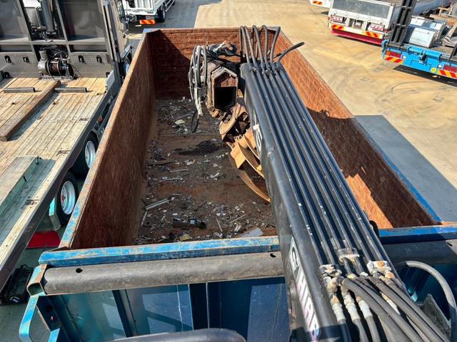 ヒノレンジャー 　深ボディーヒアブ付　アルミ付　ベッド付　ルーフラック　グラップル付　トップシート　サイドラダー　増トン車　メッキパーツ（29枚目）