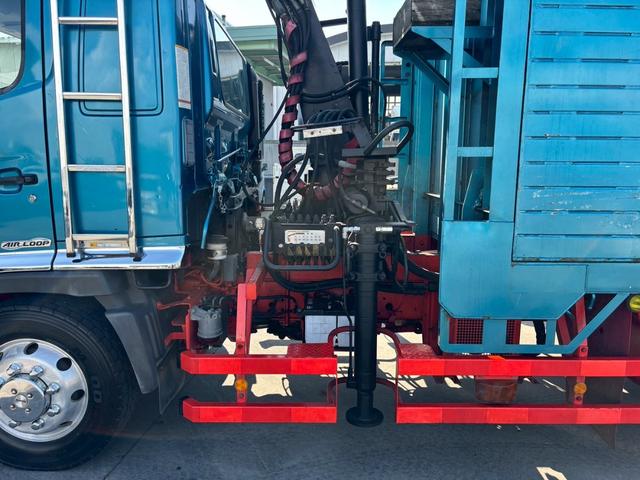 ヒノレンジャー 　深ボディーヒアブ付　アルミ付　ベッド付　ルーフラック　グラップル付　トップシート　サイドラダー　増トン車　メッキパーツ（31枚目）