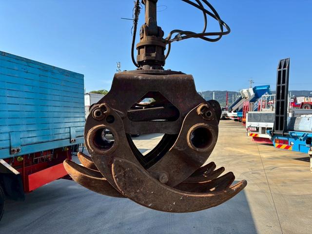 ヒノレンジャー 　深ボディーヒアブ付　アルミ付　ベッド付　ルーフラック　グラップル付　トップシート　サイドラダー　増トン車　メッキパーツ（33枚目）