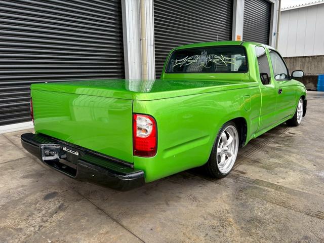 ���Ђ͊e��I�[�g���[���E�I�[�g���[�X��Ђƒ�g���Ă���܂��B���₢���킹������ΐv���ɂ��Ή������Ē����܂��̂ŁA���C�y�ɂ��₢���킹�������B�t���[�_�C�����O�O�U�U�|�X�V�O�T�|�W�T�R�T