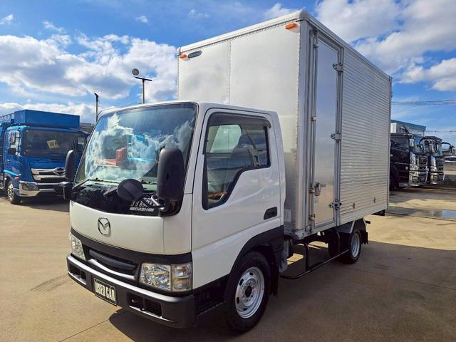 タイタンダッシュ 　パネルバン　積載１．４５ｔ　左サイドドア付　総重量３５００未満（3枚目）