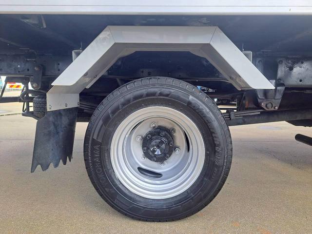 タイタンダッシュ 　パネルバン　積載１．４５ｔ　左サイドドア付　総重量３５００未満（28枚目）