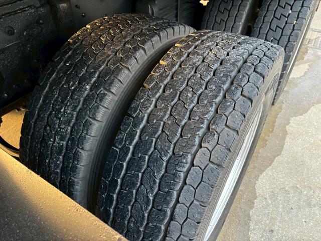 スーパーグレート セフティーローダー 積載12.8t 荷台メーカー花見台 荷台内寸長 818 幅242(25枚目)