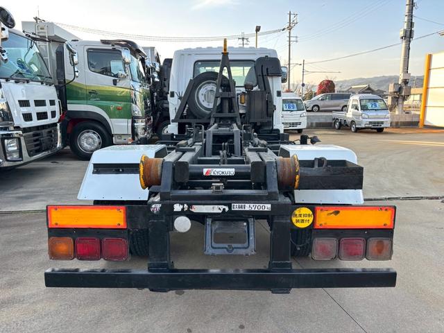 ファイター 　フックロール　積載５．７ｔ　ベッド付　ステンレスフェンダー（13枚目）