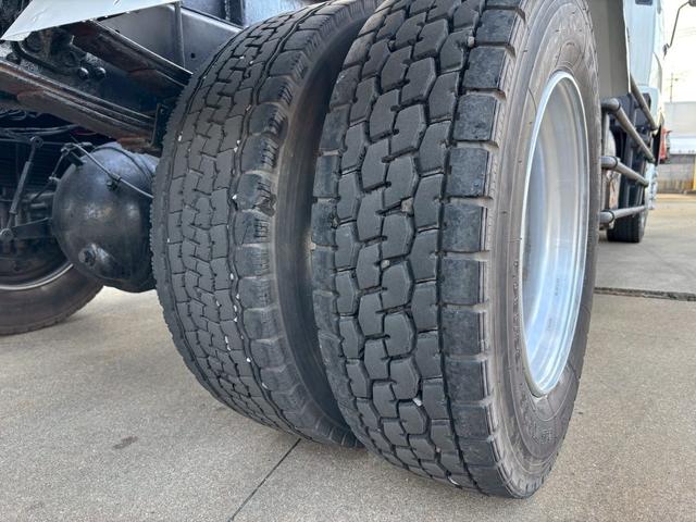 ファイター 　フックロール　積載５．７ｔ　ベッド付　ステンレスフェンダー（30枚目）