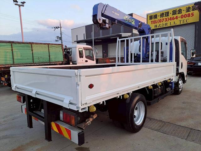 エルフトラック 　セルフ　３段クレーン　積載３ｔ　ハイジャッキ付　ラジコン取付可能　アユミ板　荷台内寸長３７０　幅２０７（11枚目）