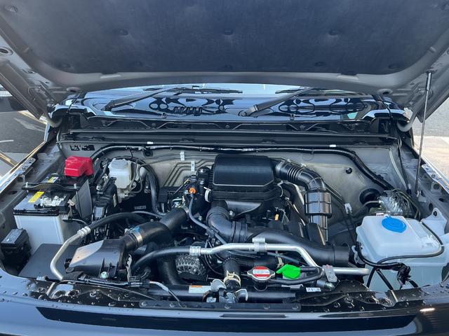 ジムニー ＸＣ　☆届出済未使用車　グラントレックＲ／Ｔ　社外グリル　シートカバー　背面タイヤカバー　ディスプレイオーディオ　Ｂｌｕｅｔｏｏｔｈ　ＨＤＭＩケーブル　ＥＴＣ　ＬＥＤヘッドライト　スズキセーフティ（51枚目）