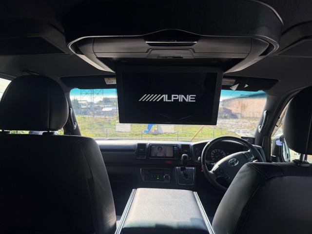 ハイエースバン スーパーＧＬ　ダークプライムＩＩ　アルパインフリップダウンモニター／スナートキー／社外アルミ／ホワイトレター／パワースライドドア／（11枚目）