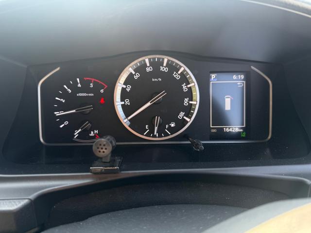 ハイエースバン スーパーＧＬ　ダークプライムＩＩ　アルパインフリップダウンモニター／スナートキー／社外アルミ／ホワイトレター／パワースライドドア／（14枚目）