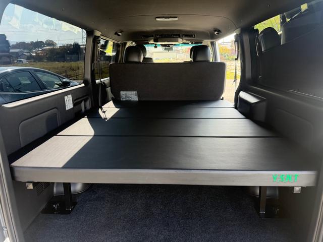 ハイエースバン スーパーＧＬ　ダークプライムＩＩ　アルパインフリップダウンモニター／スナートキー／社外アルミ／ホワイトレター／パワースライドドア／（18枚目）