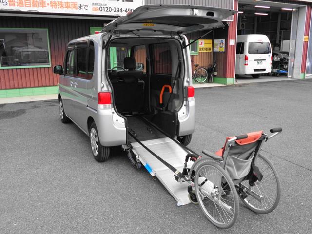 　スローパ―　脱着可能リヤシート付４人乗り　車いす後退防止ベルト　車いす電動固定　ミラクルオープンドア(9枚目)