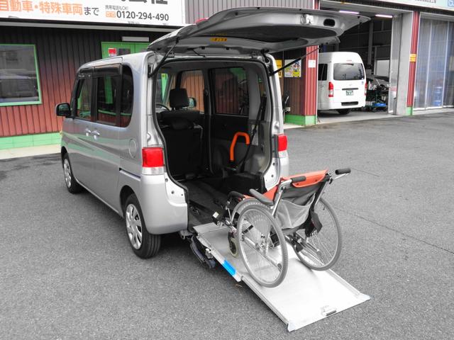 　スローパ―　脱着可能リヤシート付４人乗り　車いす後退防止ベルト　車いす電動固定　ミラクルオープンドア(10枚目)