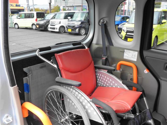 　スローパ―　脱着可能リヤシート付４人乗り　車いす後退防止ベルト　車いす電動固定　ミラクルオープンドア(14枚目)