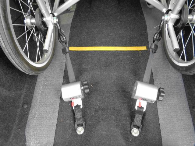 �Ԃ����̌㕔�͌Œ�x���g�̒����{�d���E�C���`�̈�������͂𗘗p���Ă�������Œ�ł��܂��I���摜�̎Ԃ����͎g�p��ł�