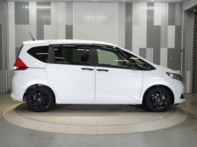 フリード＋ハイブリッド ハイブリッドＧブラックスタイル　ワンオーナー車　禁煙車　ギャザーズメモリーナビ　フルセグ　ミュージックラック　ホンダセンシング　ＬＥＤヘッドライト　ＥＴＣ　前後ドライブレコーダー　フロントヒーターシート　１５インチアルミホイール（29枚目）