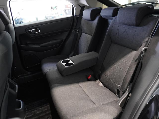 ヴェゼル ｅ：ＨＥＶＸ　ワンオーナー　禁煙車　９インチコネクテッドディスプレイナビ　フルセグ　Ｂｌｕｅｔｏｏｔｈ　ホンダセンシング　ＬＥＤヘッドライト　ＥＴＣ　前後ドライブレコーダー　前後センサー　１６インチアルミホイール（13枚目）