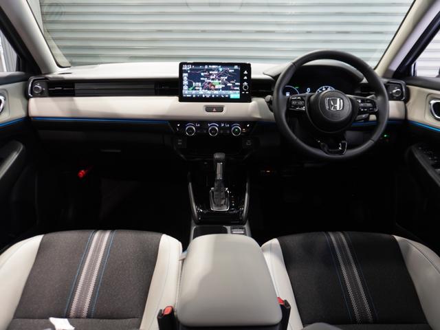 ヴェゼル ｅ：ＨＥＶＺ・ＰＬａＹパッケージ　当社デモカー　禁煙車　９インチメーカーオプションコネクテッドディスプレイナビ　フルセグ　Ｂｌｕｅｔｏｏｔｈ　ホンダセンシング　ＬＥＤヘッドライト　ＥＴＣ　ドライブレコーダー　前後センサ－　パドルシフト（2枚目）