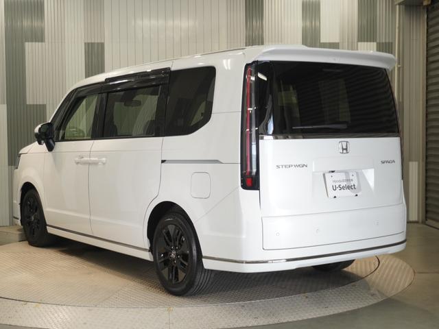 ステップワゴン スパーダ　ワンオーナー車　禁煙車　オーディオレス　ホンダセンシング　ＬＥＤヘッドライト　前後センサー　パドルシフト　１６インチアルミホイール　フロントフォグランプ　サイド・カーテンエアバック　２列目オットマン（7枚目）