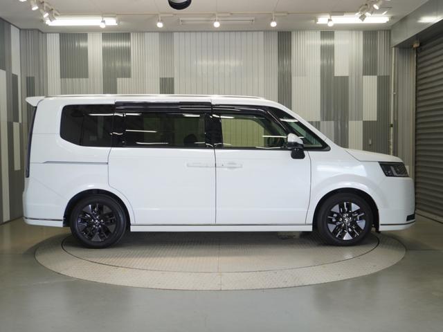 ステップワゴン スパーダ　ワンオーナー車　禁煙車　オーディオレス　ホンダセンシング　ＬＥＤヘッドライト　前後センサー　パドルシフト　１６インチアルミホイール　フロントフォグランプ　サイド・カーテンエアバック　２列目オットマン（27枚目）