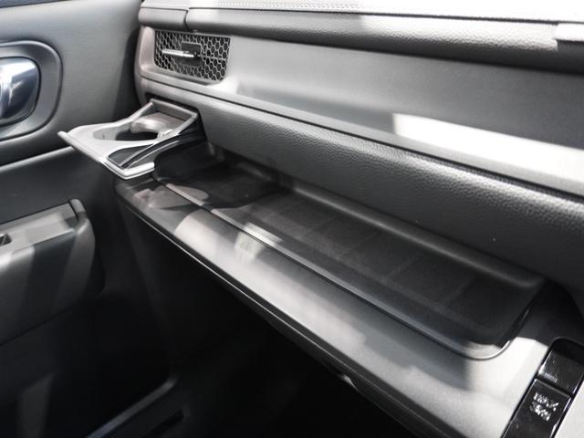 ステップワゴン スパーダ　ワンオーナー車　禁煙車　オーディオレス　ホンダセンシング　ＬＥＤヘッドライト　前後センサー　パドルシフト　１６インチアルミホイール　フロントフォグランプ　サイド・カーテンエアバック　２列目オットマン（37枚目）