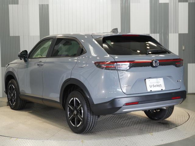 ヴェゼル ｅ：ＨＥＶＸ　当社デモカー　禁煙車　９インチギャザーズメモリーナビフルセグ　ＣＤ／ＤＶＤ　ミュージックラック　ホンダセンシング　ＬＥＤヘッドライト　ＥＴＣ　ドライブレコーダー　パドルシフト　サイドカーテンエアバック（8枚目）