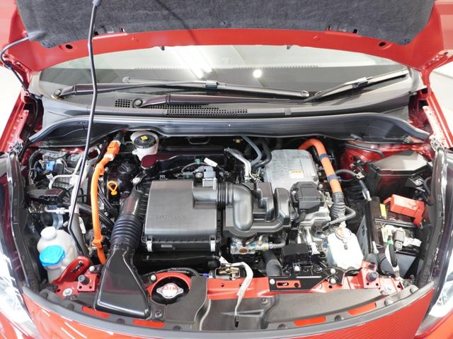 フィット ｅ：ＨＥＶＲＳ　当社デモカー　禁煙車　９インチギャザーズメモリーナビ　フルセグ　ＣＤ／ＤＶＤ　ミュージックラック　ホンダセンシング　ＬＥＤヘッドライト　ＥＴＣ　ドライブレコーダー　前後センサー１６インチアルミホイール（21枚目）