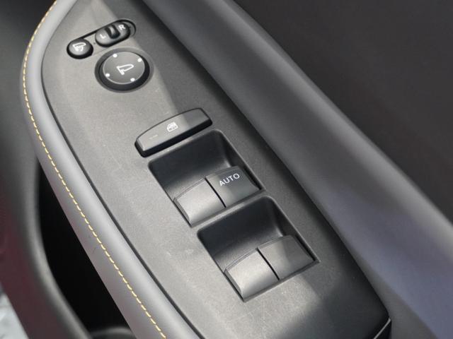 フィット ｅ：ＨＥＶＲＳ　当社デモカー　禁煙車　９インチギャザーズメモリーナビ　フルセグ　ＣＤ／ＤＶＤ　ミュージックラック　ホンダセンシング　ＬＥＤヘッドライト　ＥＴＣ　ドライブレコーダー　前後センサー１６インチアルミホイール（55枚目）