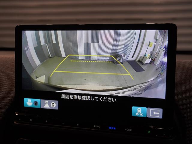 フリード ｅ：ＨＥＶエアーＥＸ　当社デモカー　禁煙車　１１．４インチギャザーズメモリーナビ　フルセグ　ＣＤ／ＤＶＤ　ミュージックラック　ホンダセンシング　ＬＥＤヘッドライト　ＥＴＣ　前後ドライブレコーダー　フロントヒーターシート（3枚目）