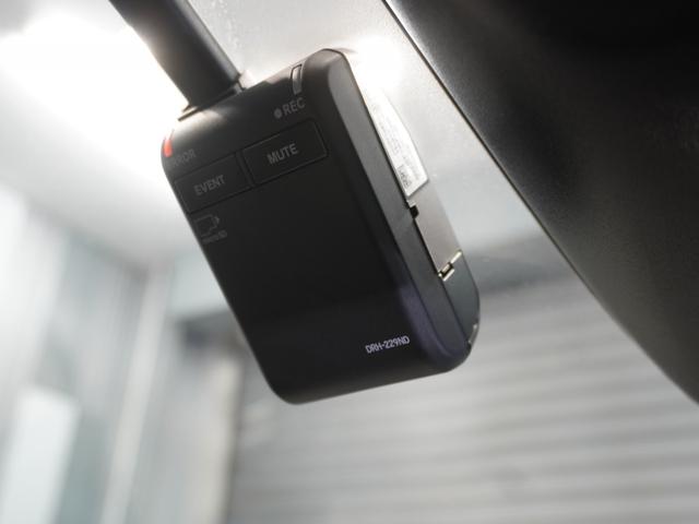 フリード ｅ：ＨＥＶエアーＥＸ　当社デモカー　禁煙車　１１．４インチギャザーズメモリーナビ　フルセグ　ＣＤ／ＤＶＤ　ミュージックラック　ホンダセンシング　ＬＥＤヘッドライト　ＥＴＣ　前後ドライブレコーダー　フロントヒーターシート（4枚目）