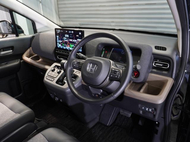 フリード ｅ：ＨＥＶエアーＥＸ　当社デモカー　禁煙車　１１．４インチギャザーズメモリーナビ　フルセグ　ＣＤ／ＤＶＤ　ミュージックラック　ホンダセンシング　ＬＥＤヘッドライト　ＥＴＣ　前後ドライブレコーダー　フロントヒーターシート（41枚目）