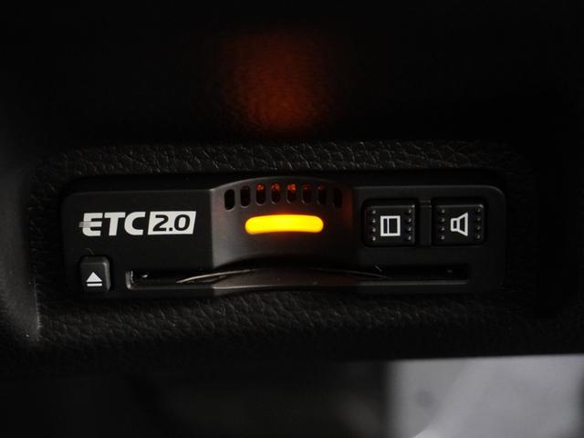 ヴェゼル ｅ：ＨＥＶＺ　ワンオーナー車　禁煙車　９インチホンダコネクテッドディスプレイナビ　フルセグ　ＵＳＢ　Ｂｌｕｅｔｏｏｔｈ　ホンダセンシング　ＬＥＤヘッドライト　ＥＴＣ　前後ドライブレコーダー　前後センサーパドルシフト（4枚目）
