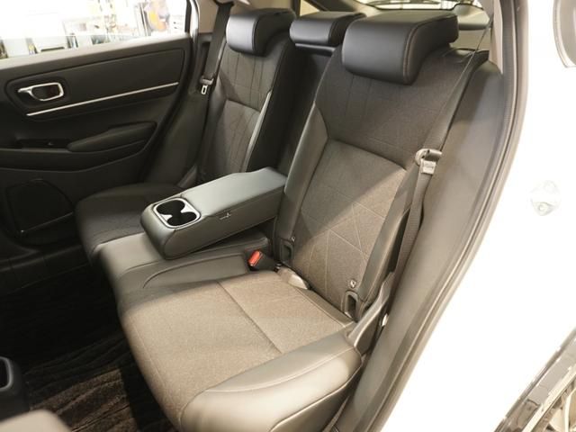 ヴェゼル ｅ：ＨＥＶＺ　ワンオーナー車　禁煙車　９インチホンダコネクテッドディスプレイナビ　フルセグ　ＵＳＢ　Ｂｌｕｅｔｏｏｔｈ　ホンダセンシング　ＬＥＤヘッドライト　ＥＴＣ　前後ドライブレコーダー　前後センサーパドルシフト（15枚目）
