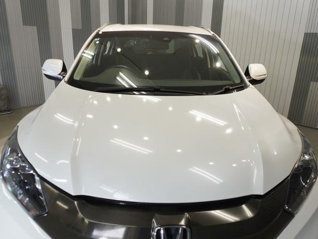ヴェゼル ハイブリッドＺ・ホンダセンシング　ワンオーナー車　禁煙車　ギャザーズメモリーナビ　フルセグ　ＣＤ／ＤＶＤ　ミュージックラック　ホンダセンシング　ＬＥＤヘッドライト　ＥＴＣ　前後ドライブレコーダー　フロントヒーターシート　１７インチＡＷ（11枚目）