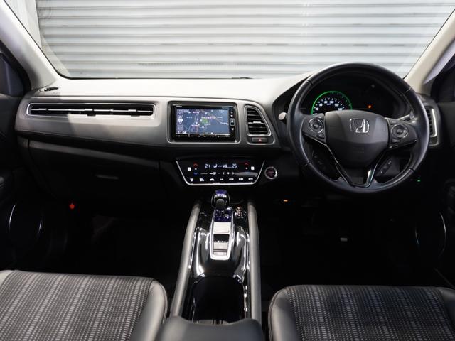 ヴェゼル ハイブリッドＺ・ホンダセンシング　ワンオーナー車　禁煙車　ギャザーズメモリーナビ　フルセグ　ＣＤ／ＤＶＤ　ミュージックラック　ホンダセンシング　ＬＥＤヘッドライト　ＥＴＣ　前後ドライブレコーダー　フロントヒーターシート　１７インチＡＷ（13枚目）