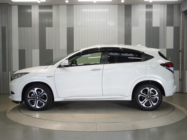 ヴェゼル ハイブリッドＺ・ホンダセンシング　ワンオーナー車　禁煙車　ギャザーズメモリーナビ　フルセグ　ＣＤ／ＤＶＤ　ミュージックラック　ホンダセンシング　ＬＥＤヘッドライト　ＥＴＣ　前後ドライブレコーダー　フロントヒーターシート　１７インチＡＷ（24枚目）