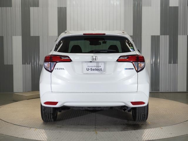ヴェゼル ハイブリッドＺ・ホンダセンシング　ワンオーナー車　禁煙車　ギャザーズメモリーナビ　フルセグ　ＣＤ／ＤＶＤ　ミュージックラック　ホンダセンシング　ＬＥＤヘッドライト　ＥＴＣ　前後ドライブレコーダー　フロントヒーターシート　１７インチＡＷ（25枚目）