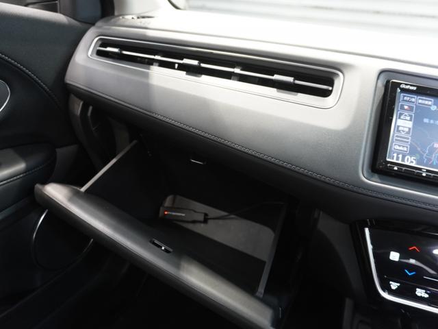 ヴェゼル ハイブリッドＺ・ホンダセンシング　ワンオーナー車　禁煙車　ギャザーズメモリーナビ　フルセグ　ＣＤ／ＤＶＤ　ミュージックラック　ホンダセンシング　ＬＥＤヘッドライト　ＥＴＣ　前後ドライブレコーダー　フロントヒーターシート　１７インチＡＷ（39枚目）