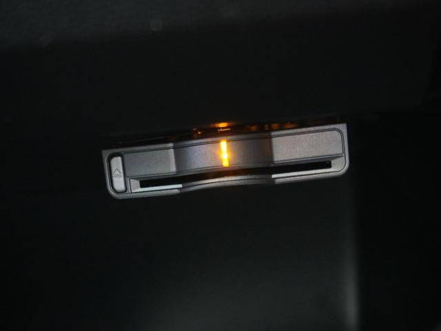 Ｎ－ＯＮＥ プレミアムツアラー・Ｌパッケージ　禁煙車　ギャザーズメモリーナビ　フルセグ　ＣＤ／ＤＶＤ　ミュージックラック　クルーズコントロール　ディスチャージヘッドライト　ＥＴＣ　パドルシフト　１５インチアルミＵ－Ｓｅｌｅｃｔ１年間走行無制限保証（4枚目）