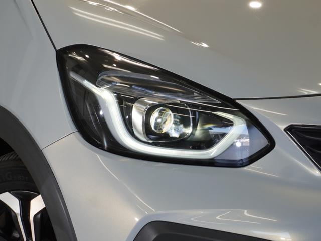 フィット ｅ：ＨＥＶクロスター　ワンオーナー車　禁煙車　８インチギャザーズメモリーナビ　フルセグ　ＣＤ／ＤＶＤ　ＵＳＢ　Ｂｌｕｅｔｏｏｔｈ　ホンダセンシング　ＬＥＤヘッドライト　ＥＴＣ　クルーズコントロール前後センサー１６インチＡＷ（9枚目）