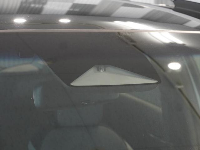 フィット ｅ：ＨＥＶクロスター　ワンオーナー車　禁煙車　８インチギャザーズメモリーナビ　フルセグ　ＣＤ／ＤＶＤ　ＵＳＢ　Ｂｌｕｅｔｏｏｔｈ　ホンダセンシング　ＬＥＤヘッドライト　ＥＴＣ　クルーズコントロール前後センサー１６インチＡＷ（12枚目）