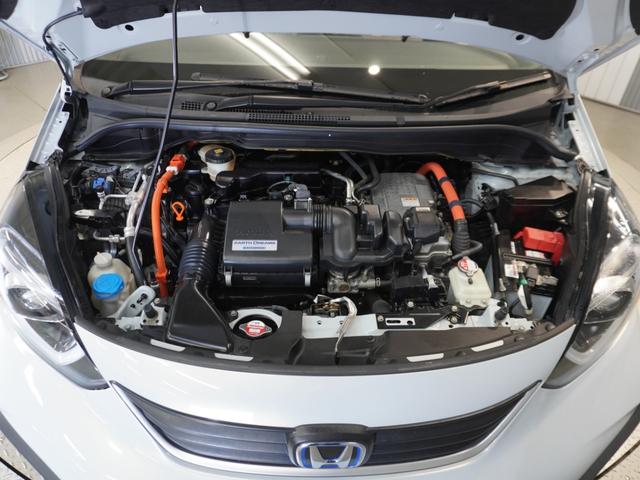 フィット ｅ：ＨＥＶクロスター　ワンオーナー車　禁煙車　８インチギャザーズメモリーナビ　フルセグ　ＣＤ／ＤＶＤ　ＵＳＢ　Ｂｌｕｅｔｏｏｔｈ　ホンダセンシング　ＬＥＤヘッドライト　ＥＴＣ　クルーズコントロール前後センサー１６インチＡＷ（21枚目）