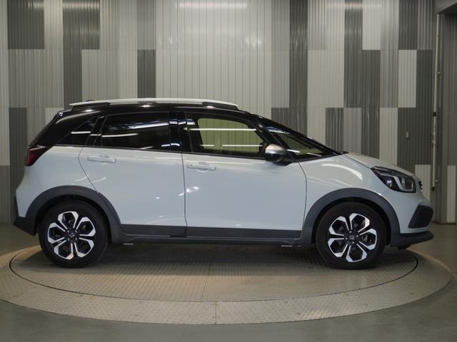 フィット ｅ：ＨＥＶクロスター　ワンオーナー車　禁煙車　８インチギャザーズメモリーナビ　フルセグ　ＣＤ／ＤＶＤ　ＵＳＢ　Ｂｌｕｅｔｏｏｔｈ　ホンダセンシング　ＬＥＤヘッドライト　ＥＴＣ　クルーズコントロール前後センサー１６インチＡＷ（27枚目）