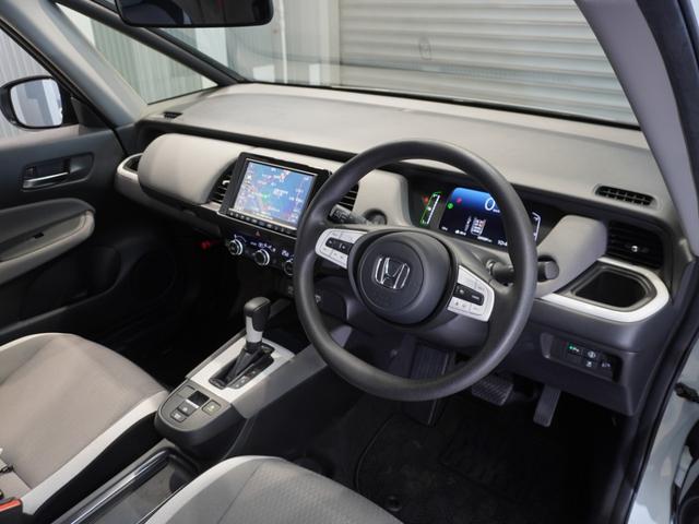 フィット ｅ：ＨＥＶクロスター　ワンオーナー車　禁煙車　８インチギャザーズメモリーナビ　フルセグ　ＣＤ／ＤＶＤ　ＵＳＢ　Ｂｌｕｅｔｏｏｔｈ　ホンダセンシング　ＬＥＤヘッドライト　ＥＴＣ　クルーズコントロール前後センサー１６インチＡＷ（35枚目）