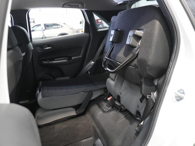 フィット ｅ：ＨＥＶクロスター　ワンオーナー車　禁煙車　８インチギャザーズメモリーナビ　フルセグ　ＣＤ／ＤＶＤ　ＵＳＢ　Ｂｌｕｅｔｏｏｔｈ　ホンダセンシング　ＬＥＤヘッドライト　ＥＴＣ　クルーズコントロール前後センサー１６インチＡＷ（56枚目）