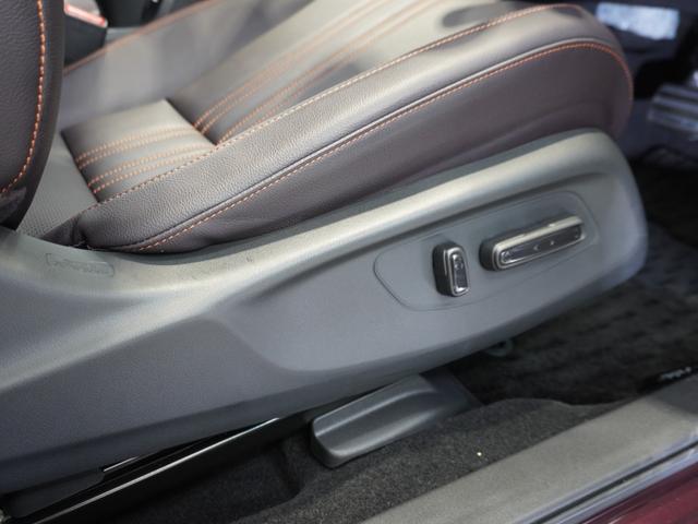 �y�p���[�V�[�g�z�V�[�g�̑O��X���C�h�A���N���C�j���O�̊p�x��d���ōׂ������߉\�B