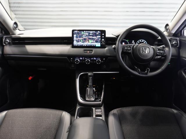 ヴェゼル ｅ：ＨＥＶＺ　ワンオーナー車　禁煙車　ホンダコネクテッドディスプレイナビ　フルセグ　Ｂｌｕｅｔｏｏｔｈ　スマホ連携　ＬＥＤヘッドライト　ＥＴＣ前後ドライブレコーダー前後センサー　１８インチアルミホイールパドルシフト（13枚目）